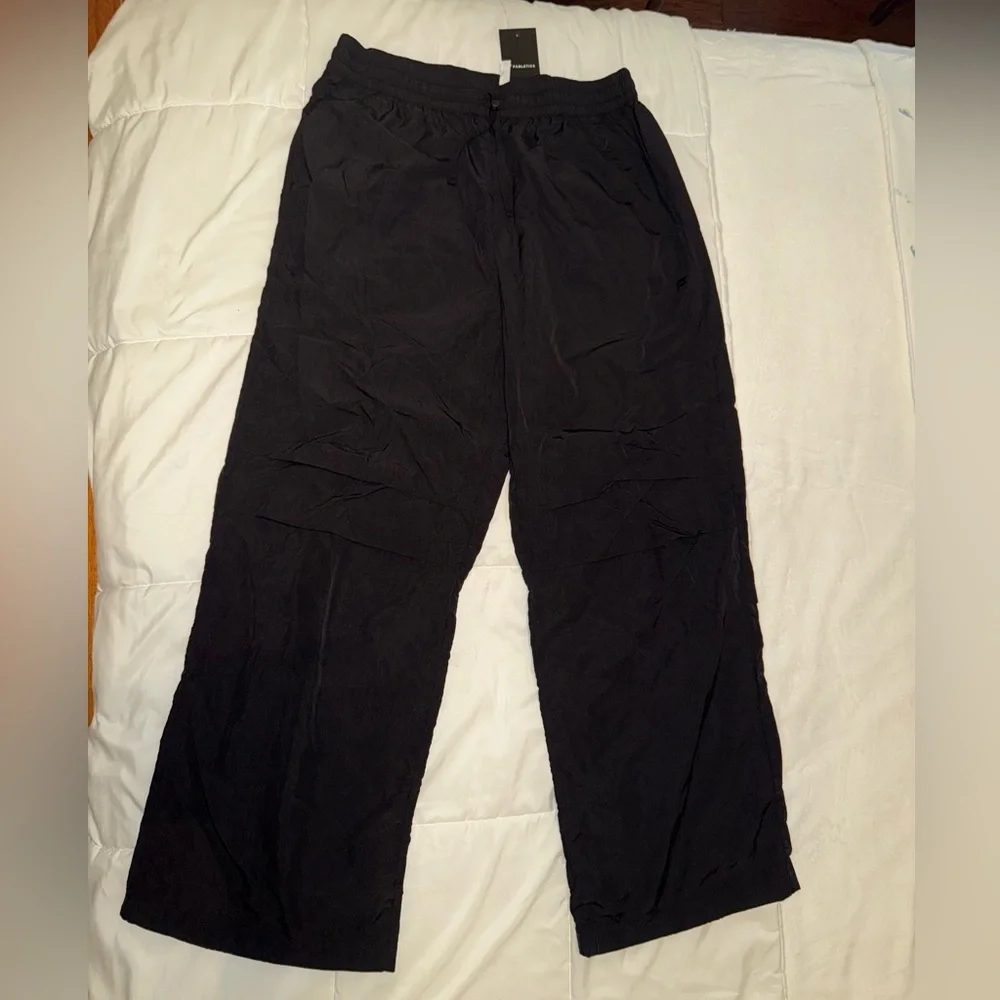 Fabletics Woven Crinkle Pant sz L NEW! - Picture 3 of 12